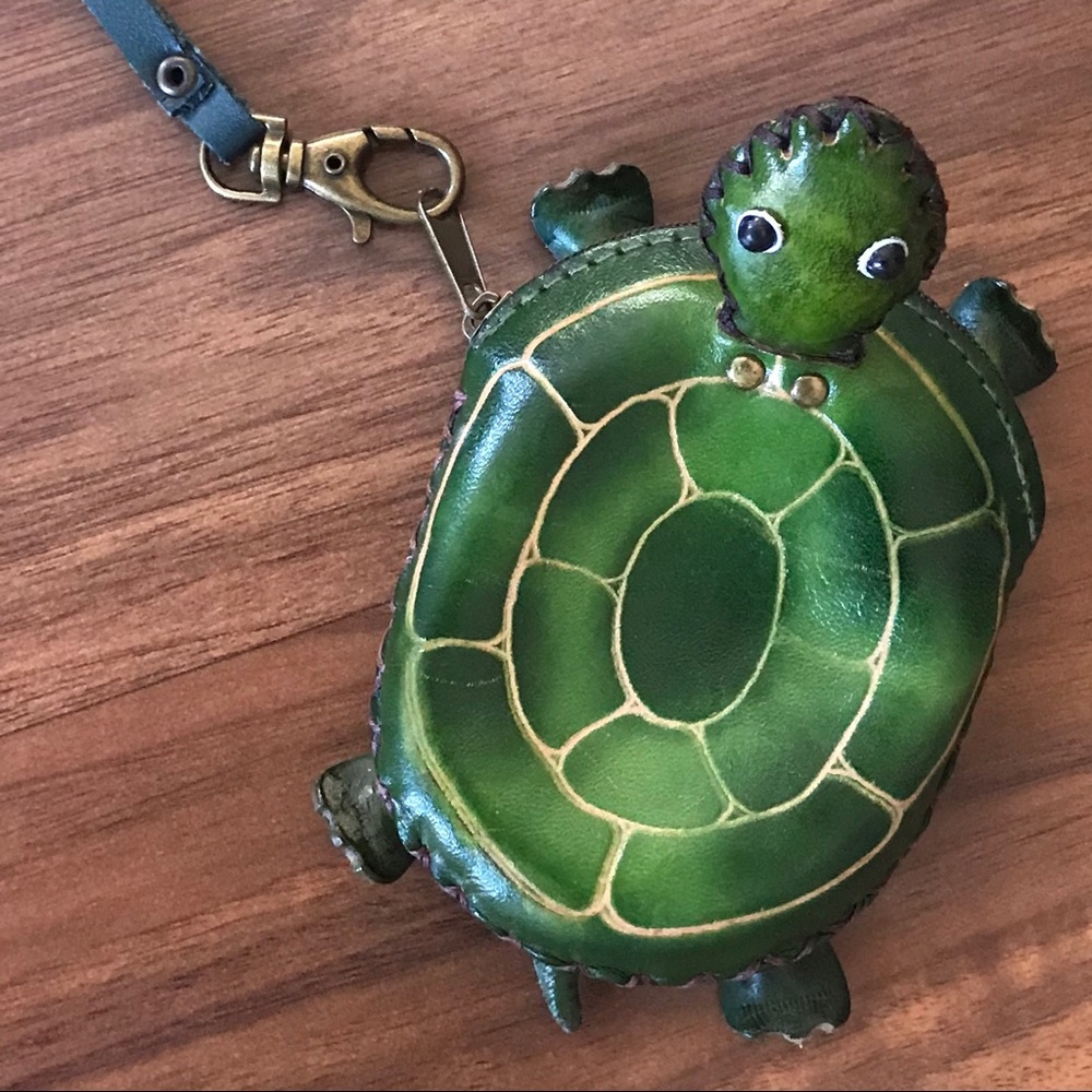 Turtle friend 🐢 green genuine leather coin purse